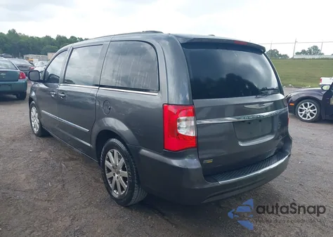 2016 Chrysler Town & Country Touring from USA, damaged, VIN 2C4RC1BG1GR282373